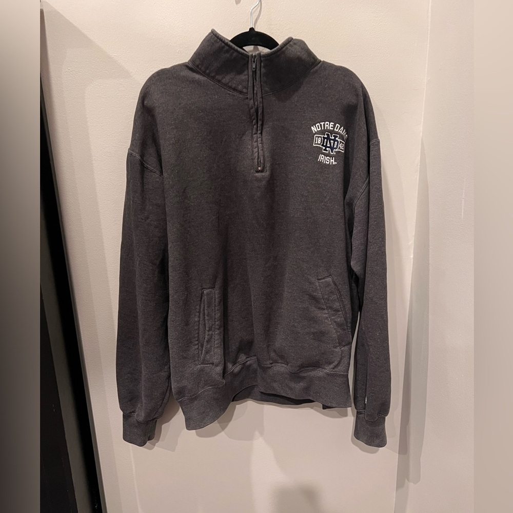 Notre Dame Fighting Irish Gray 1/4 zip Pullover Sweatshirt, size 2X